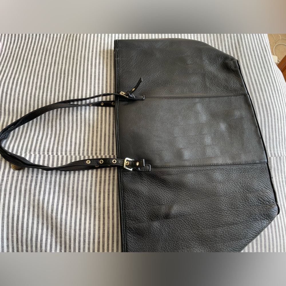 Super roomy leather shoulder bag